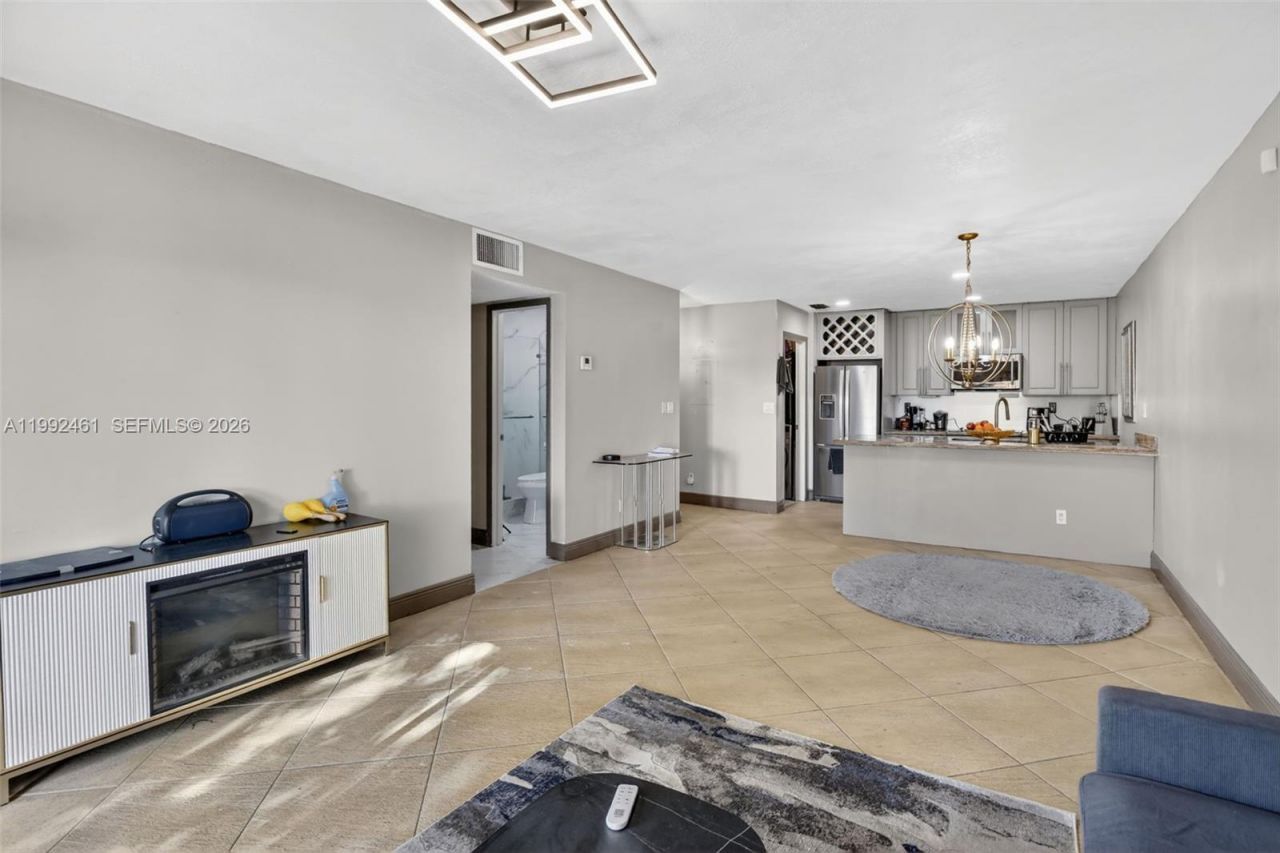 1250 SW 113th Ter, Unit 201, Pembroke Pines, FL 33025 Photo