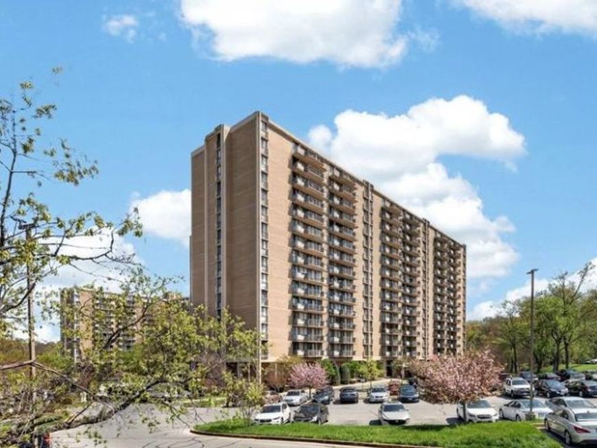 6100 Westchester Park Drive, Unit 913, College Park, MD 20740 Main Photo