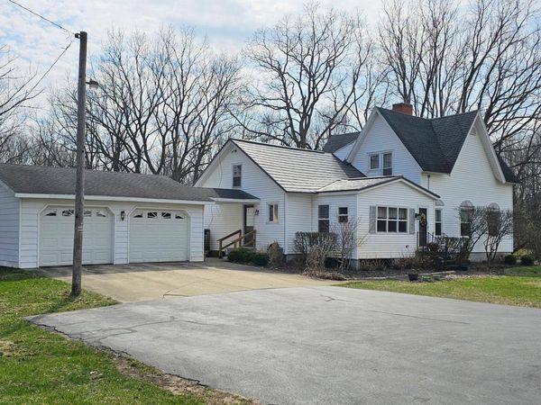 56973 Arlington, Bangor, MI 49013