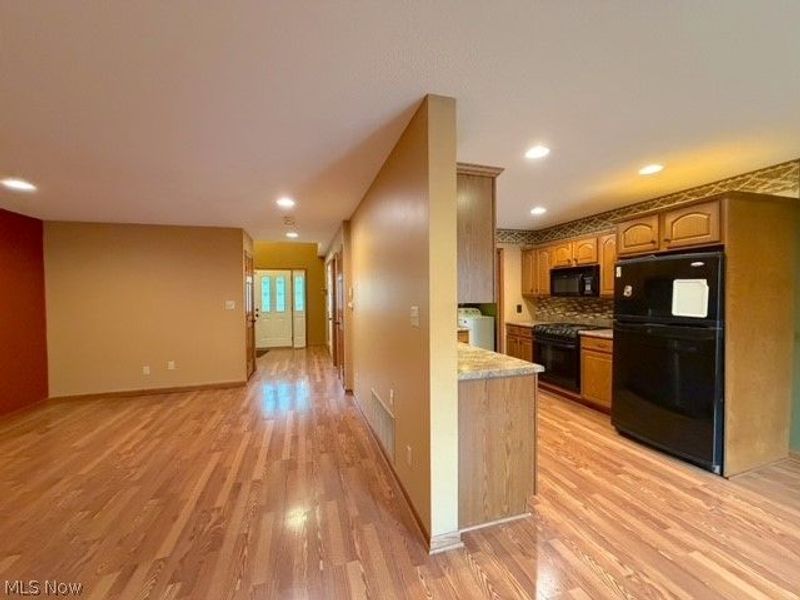 526 Oakdale Drive , Dover, OH 44622 Photo 10