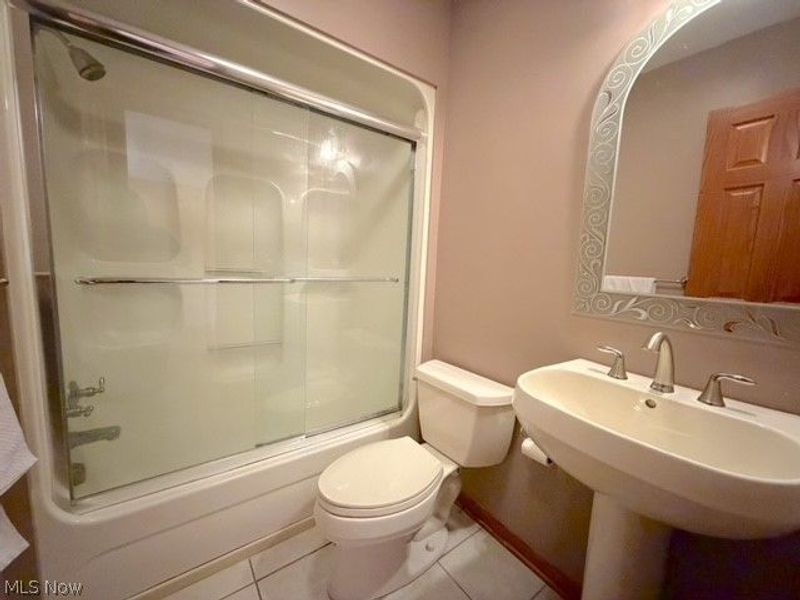 526 Oakdale Drive , Dover, OH 44622 Photo 21