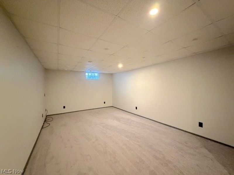 526 Oakdale Drive , Dover, OH 44622 Photo 24