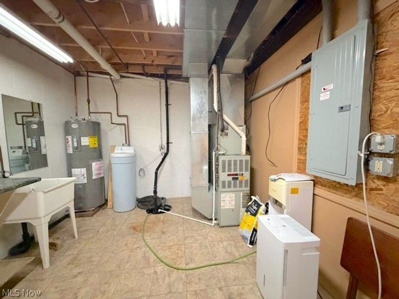 526 Oakdale Drive , Dover, OH 44622 Photo 27