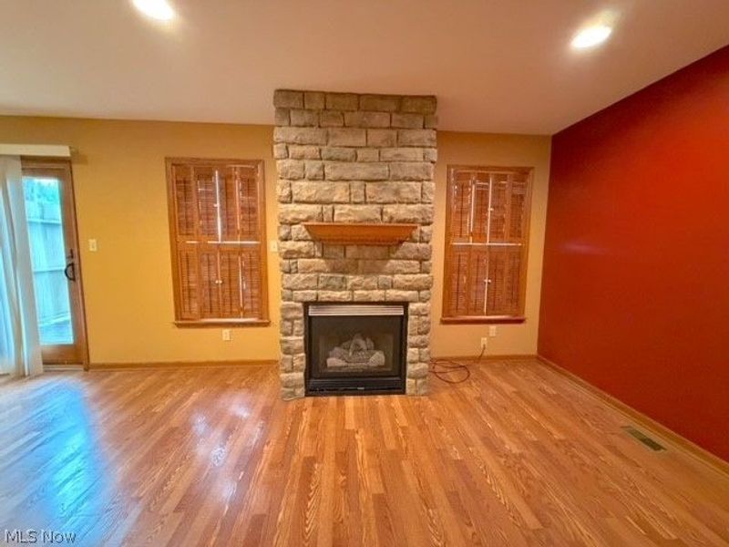 526 Oakdale Drive , Dover, OH 44622 Photo 5