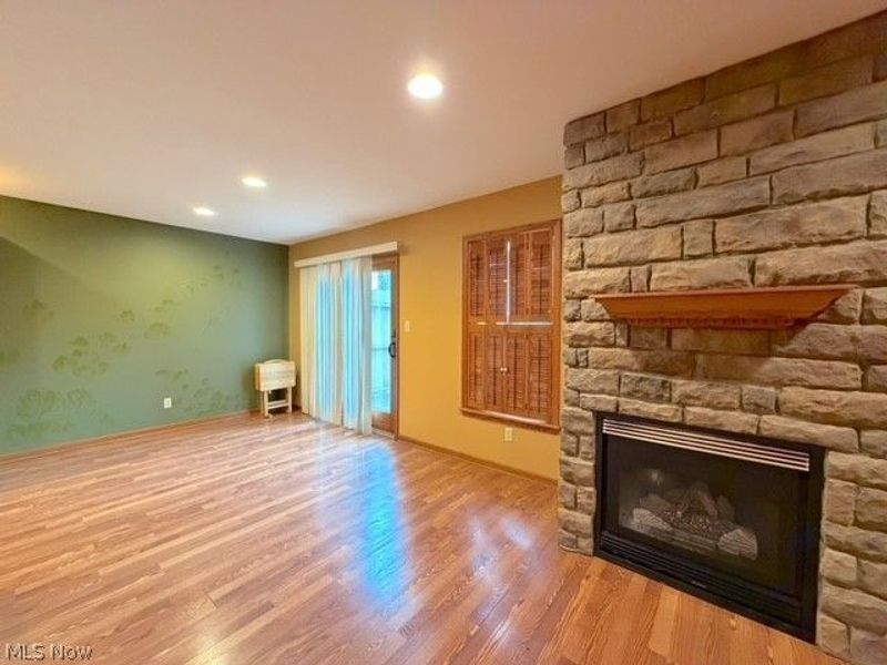 526 Oakdale Drive , Dover, OH 44622 Photo 6