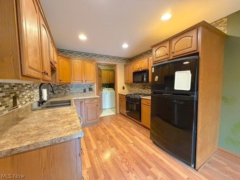 526 Oakdale Drive , Dover, OH 44622 Photo 7