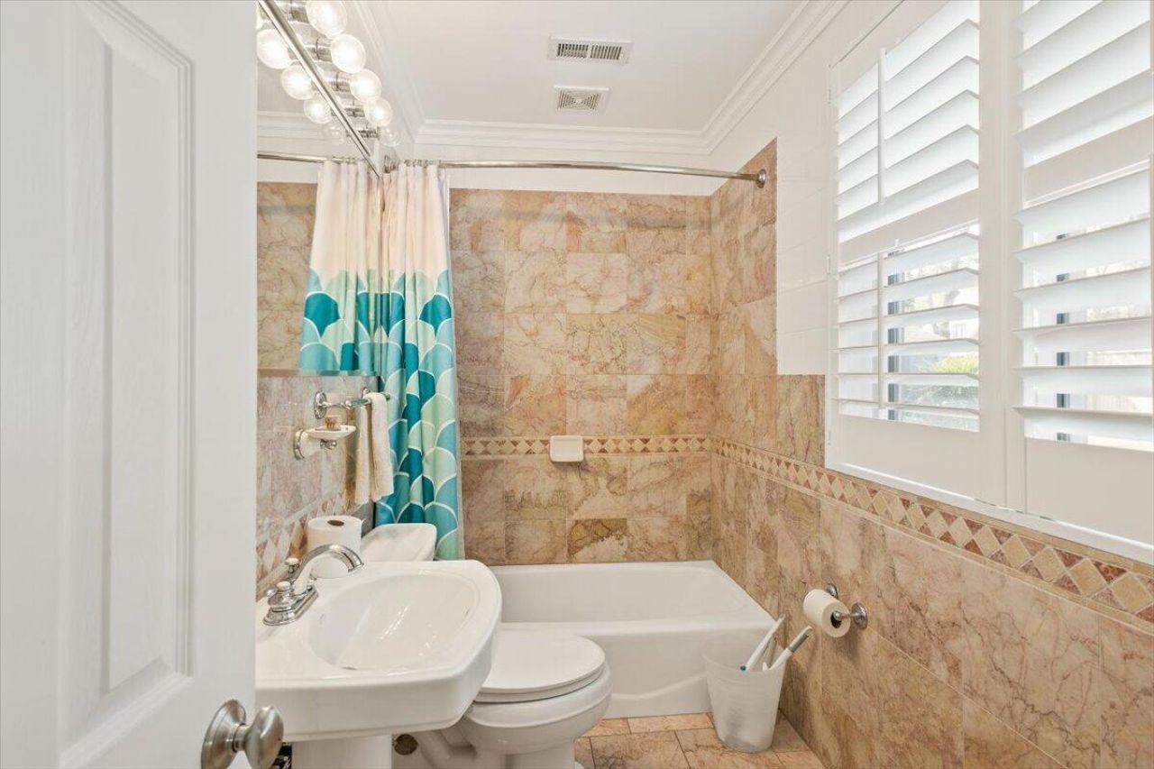 1409 Barbara Street Photo 41