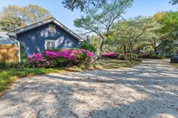1409 Barbara Street photo 4