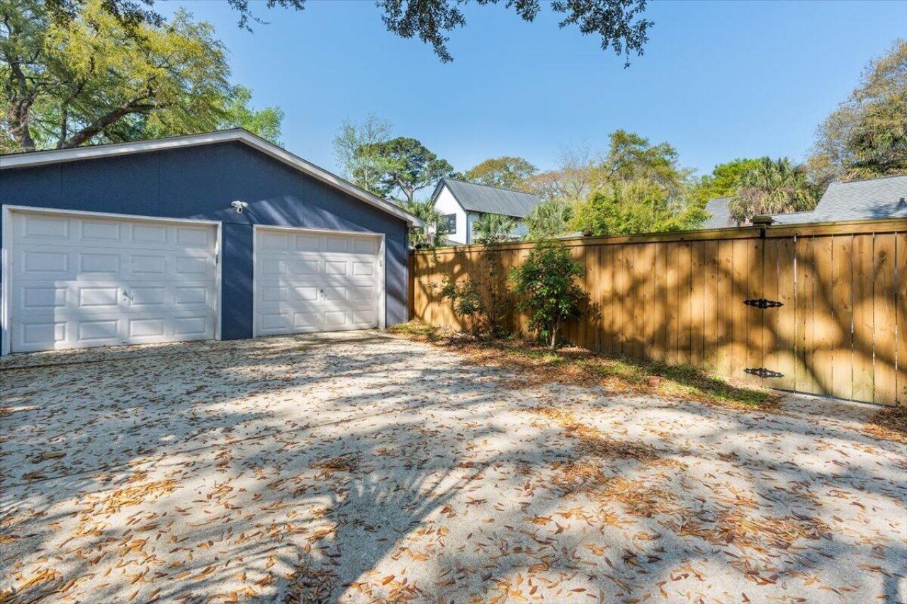 1409 Barbara Street Photo 6