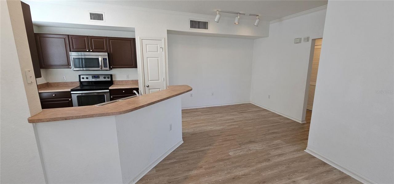 5581 Rosehill Road, Unit 104, Sarasota, FL 34233 Photo