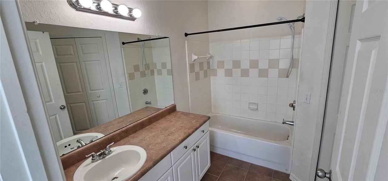 5581 Rosehill Road, Unit 104, Sarasota, FL 34233 Photo
