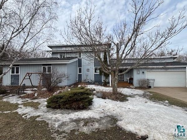 333 NE 5th Ave, Chisholm, MN 55719