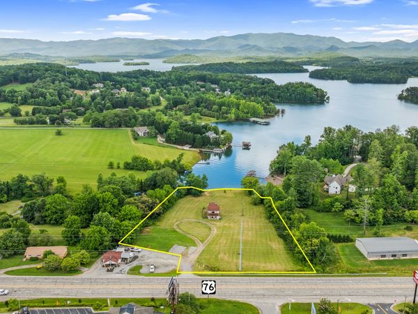 1586 US HWY 76, Hiawassee, GA 30546