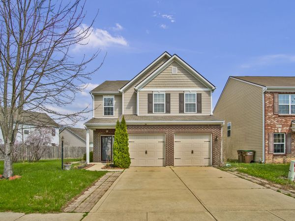 2542 Middle View Drive, Columbus, IN 47201
