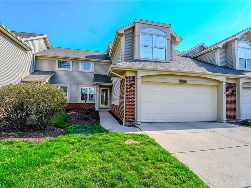 3915 E Summit Ridge Drive, Beavercreek, OH 45430 Photo 2