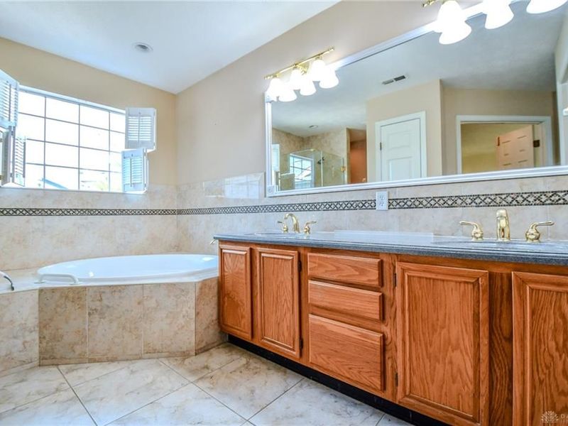 3915 E Summit Ridge Drive, Beavercreek, OH 45430 Photo 27