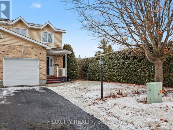 1 Kathleen Crescent, Ottawa, ON K2S1L6