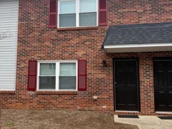 1545 14th Avenue NE, Hickory, NC 28601