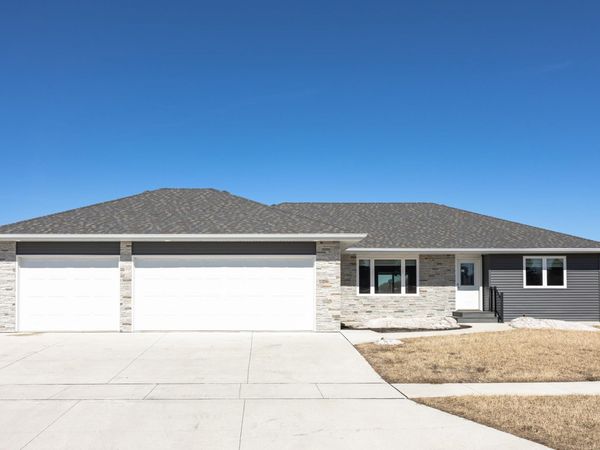 560 Hill Crest Street, Edgerton, MN 56128