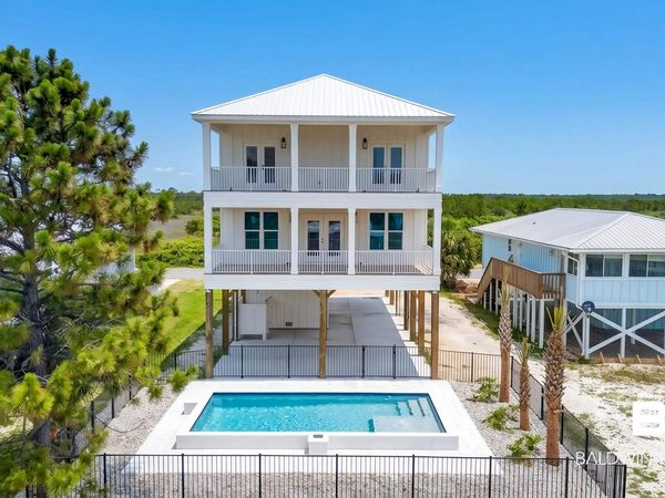 417 E 2nd Avenue, Gulf Shores, AL 36542