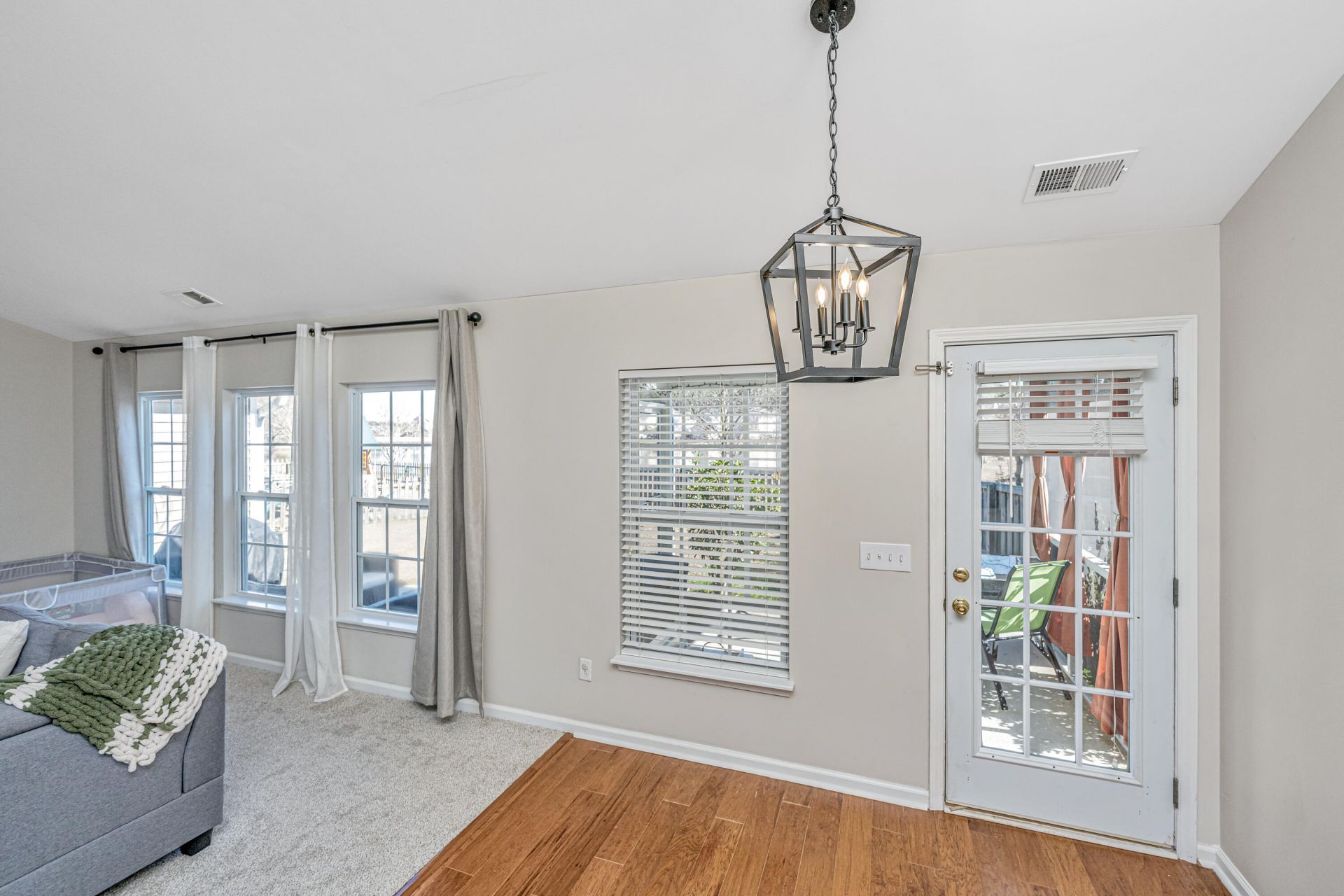 105 Avonshire Drive Photo 10