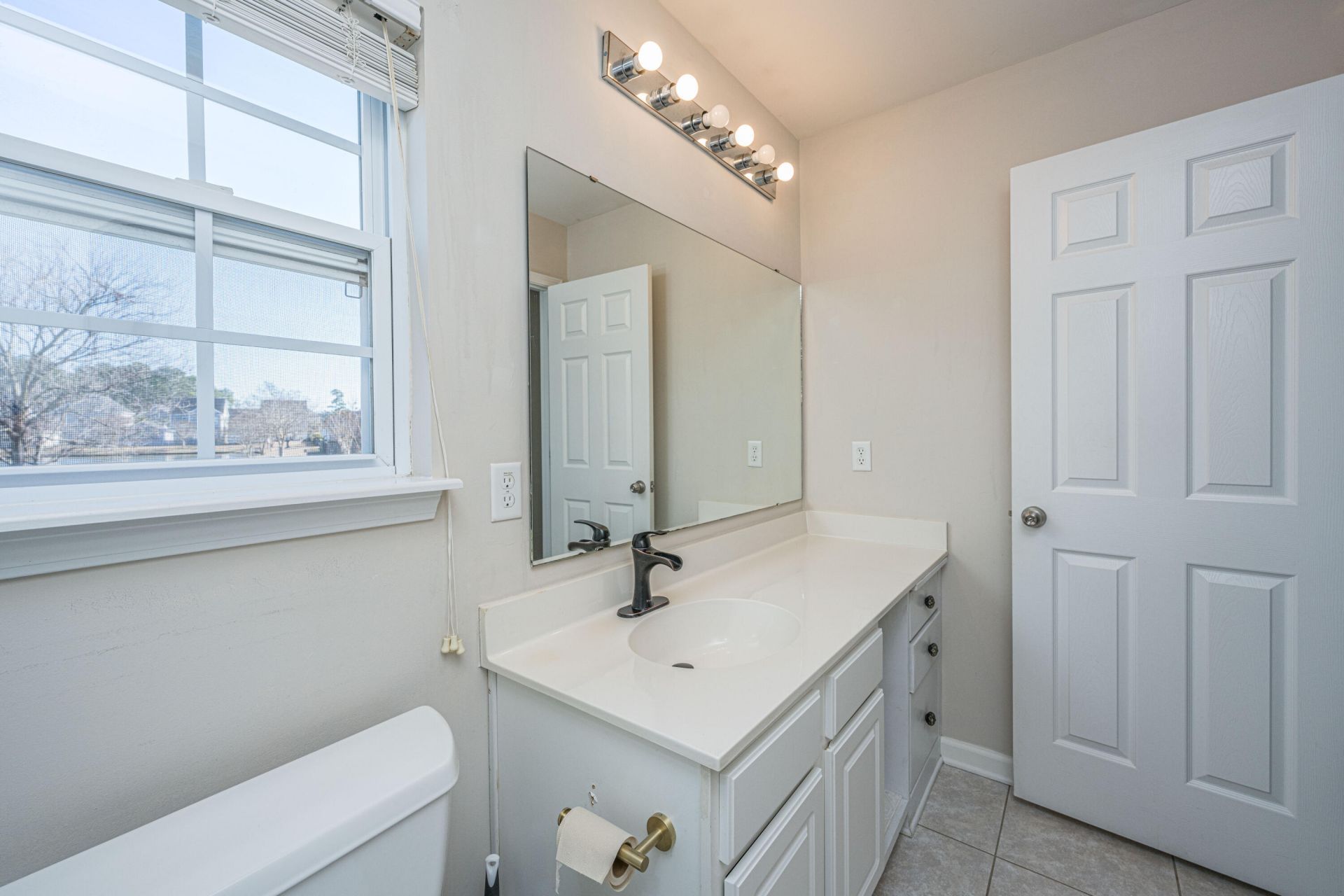 105 Avonshire Drive Photo 16