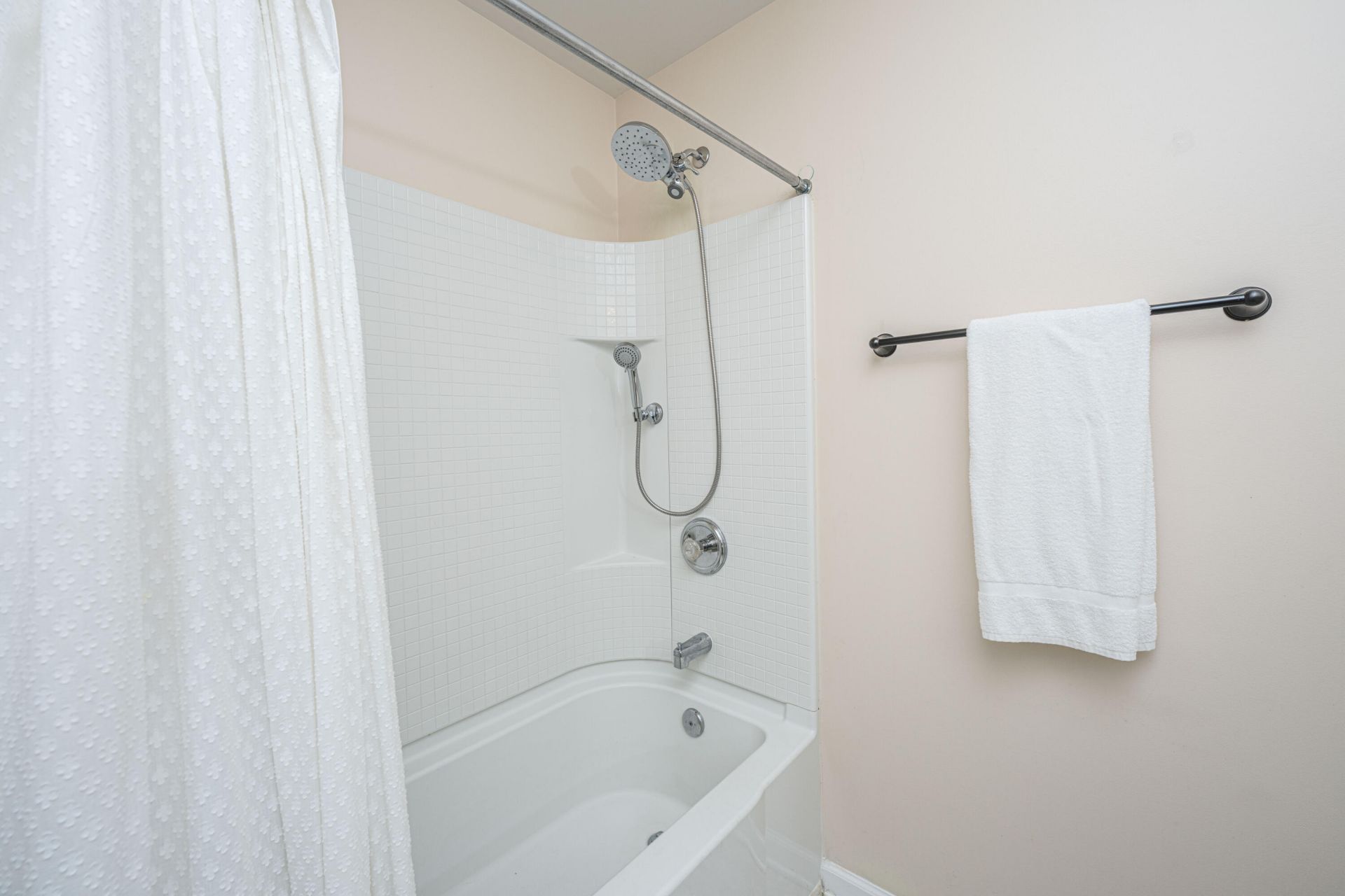 105 Avonshire Drive Photo 19