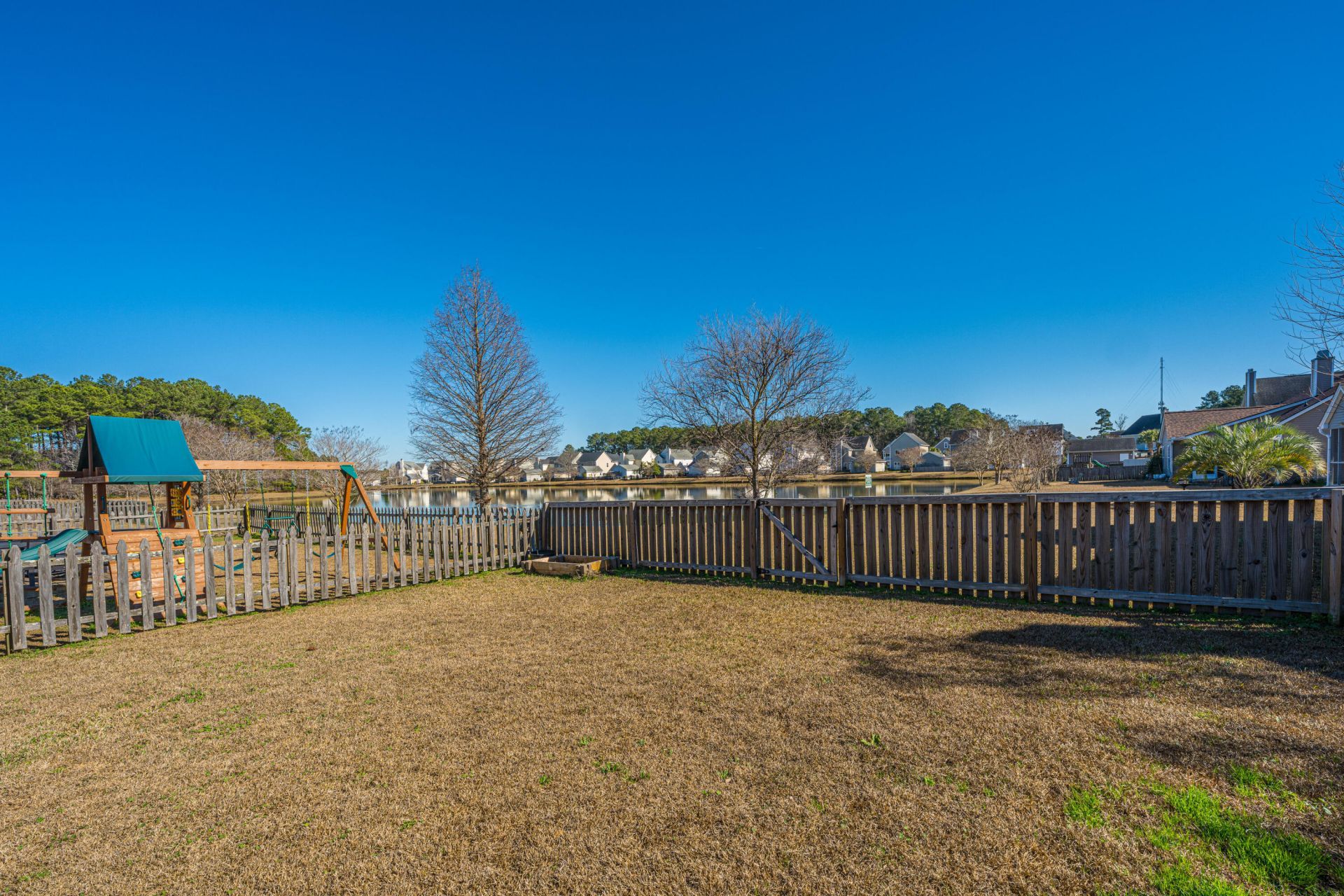 105 Avonshire Drive Photo 25