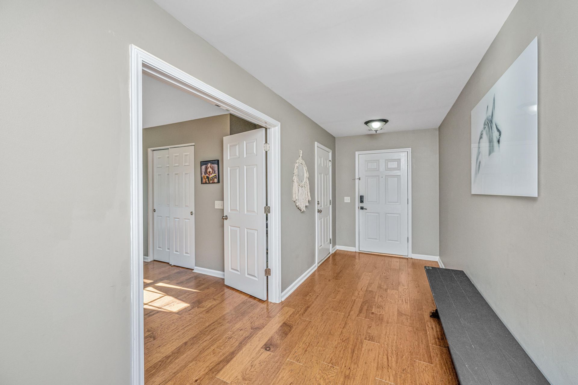 105 Avonshire Drive Photo 4