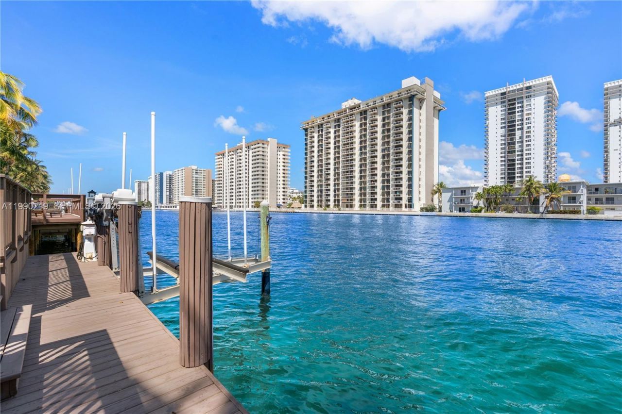 1495 Windjammer Way, Hollywood, FL 33019 Photo