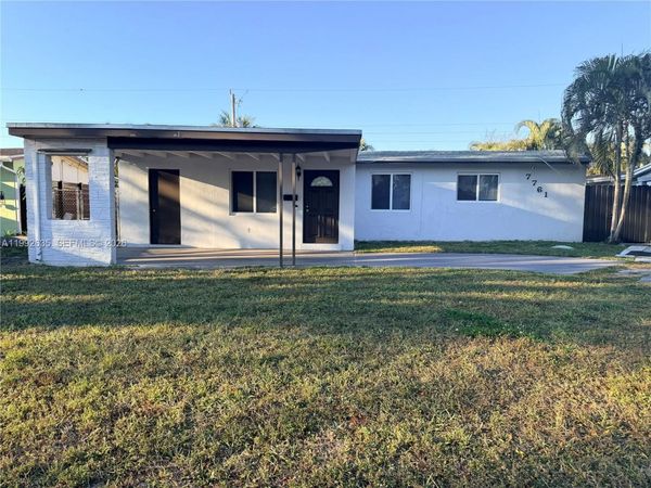 7761 NW 34th St, Davie, FL 33024