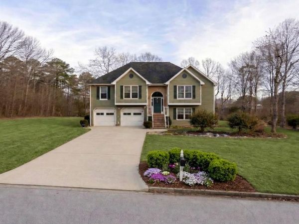 3805 Byrnwycke Drive NE, Buford, GA 30519