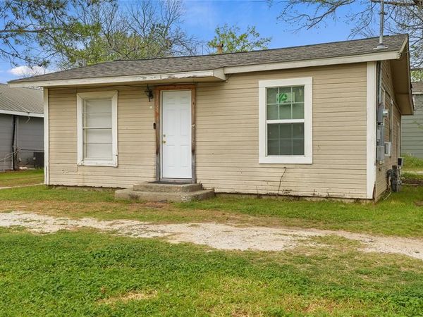 315 Ritchey Street , Gainesville, TX 76240