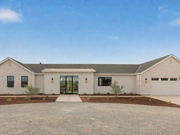11450 E Jahant Rd, Acampo, CA 95220