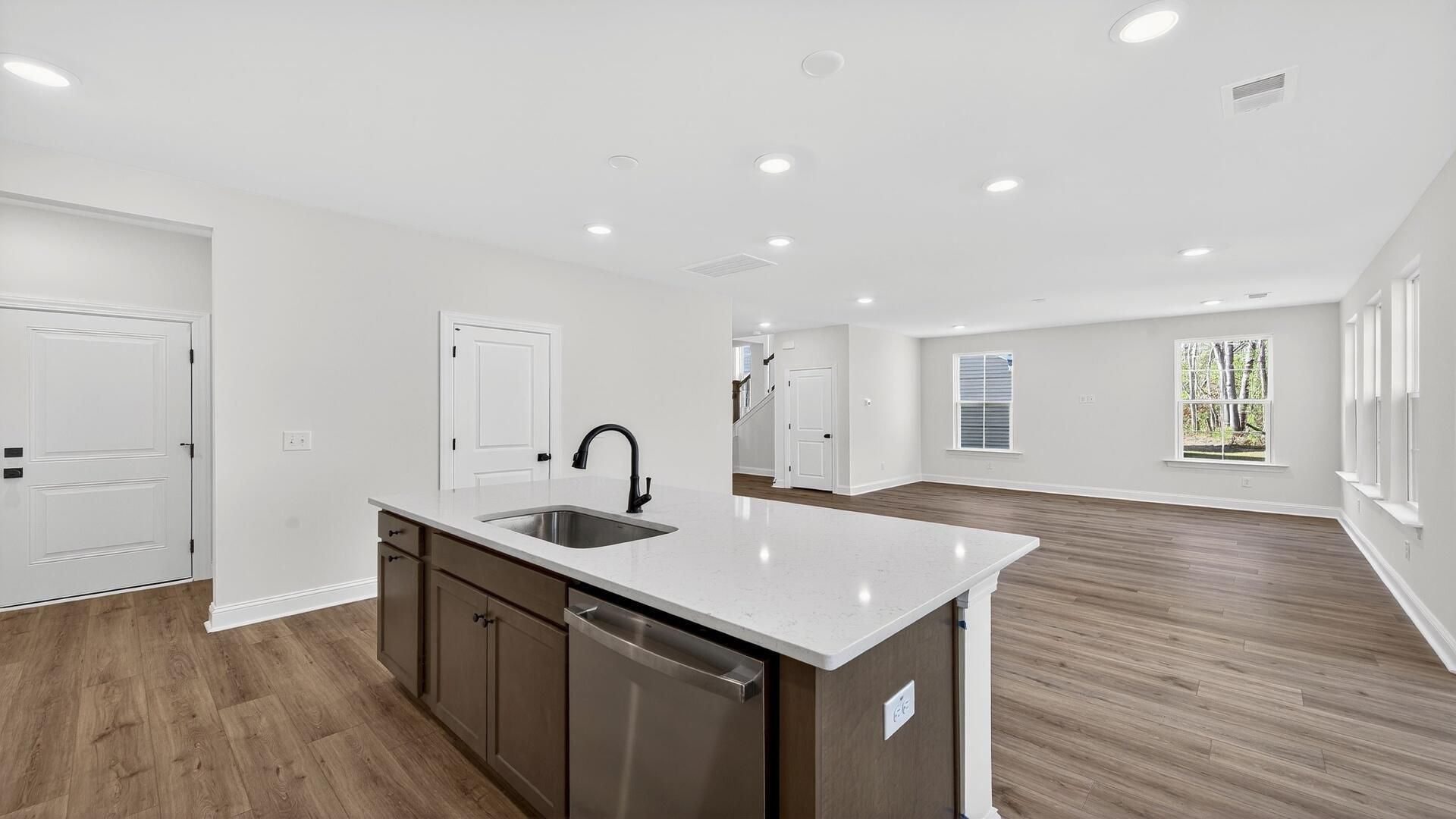 460 Cadbury Loop Photo 10