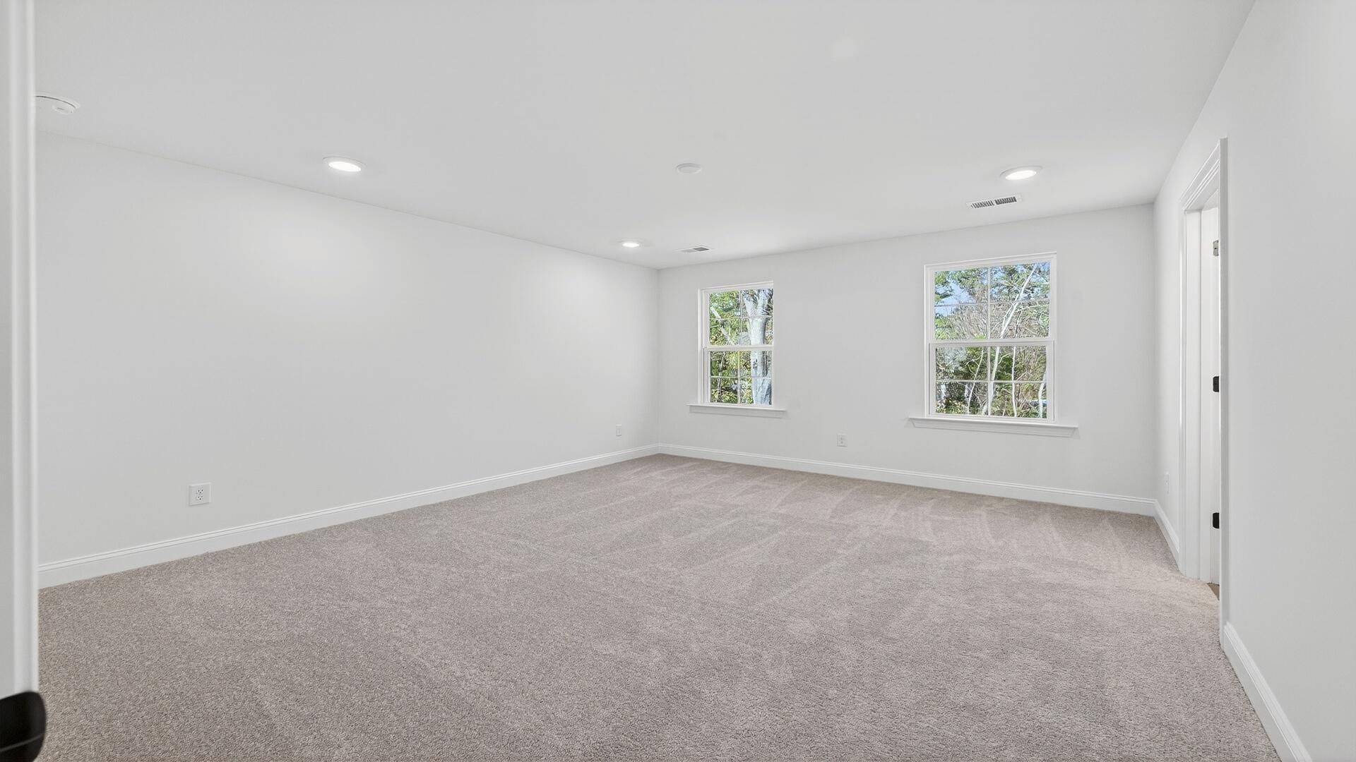 460 Cadbury Loop Photo 17