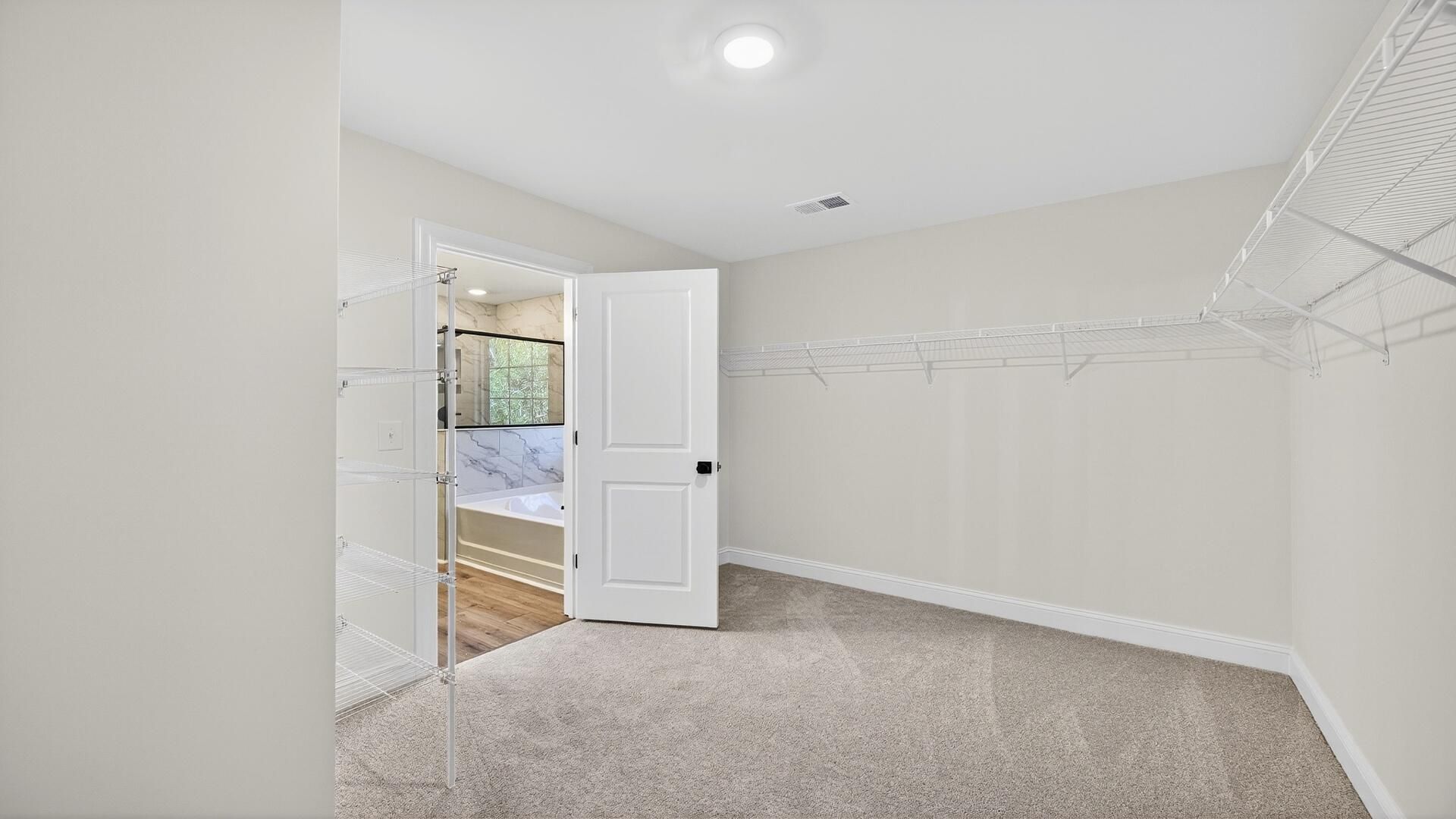 460 Cadbury Loop Photo 20