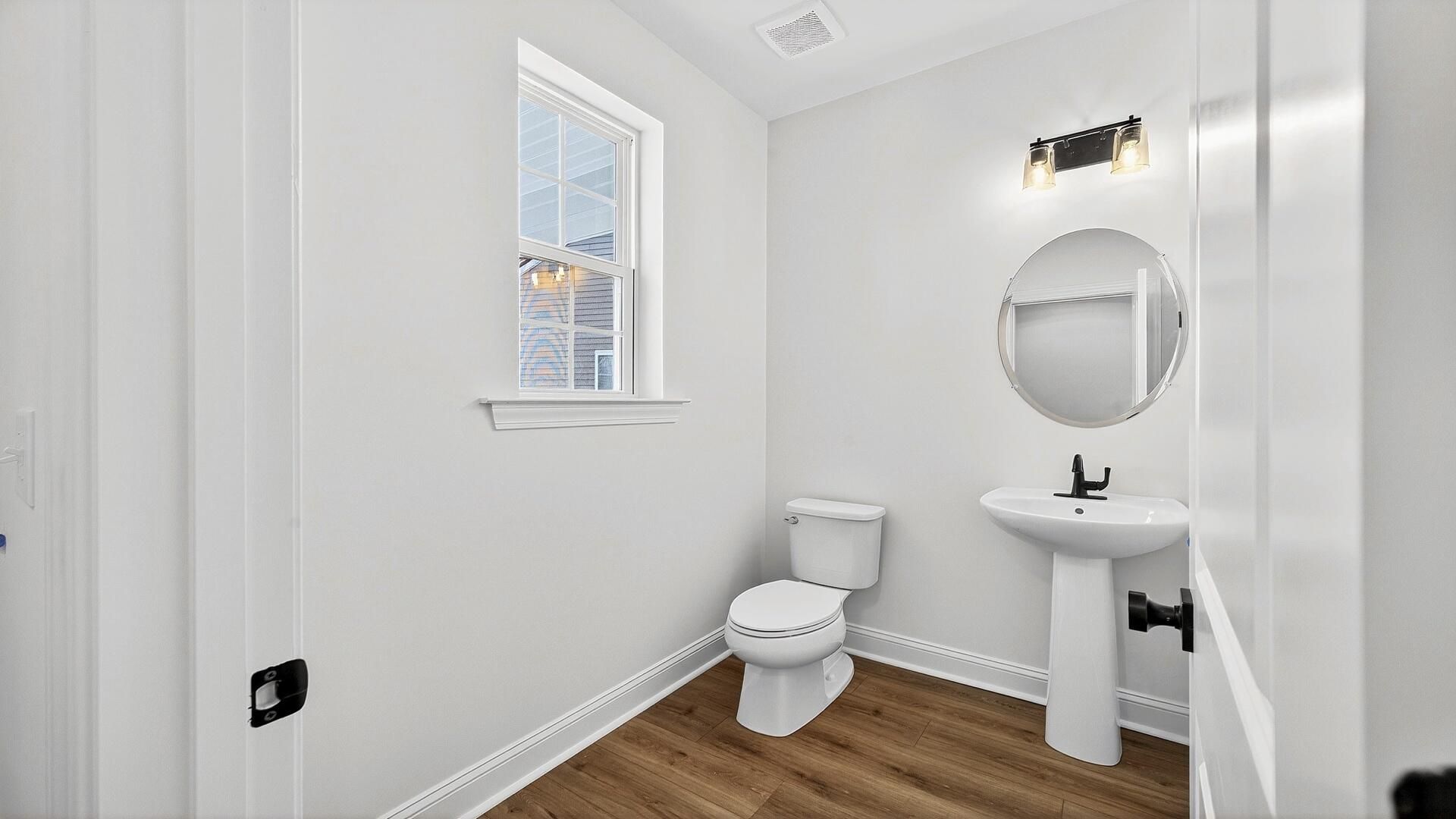 460 Cadbury Loop Photo 6