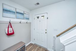 1104 Margle Way photo 4