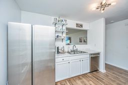 1104 Margle Way photo 4