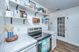 1104 Margle Way photo 4