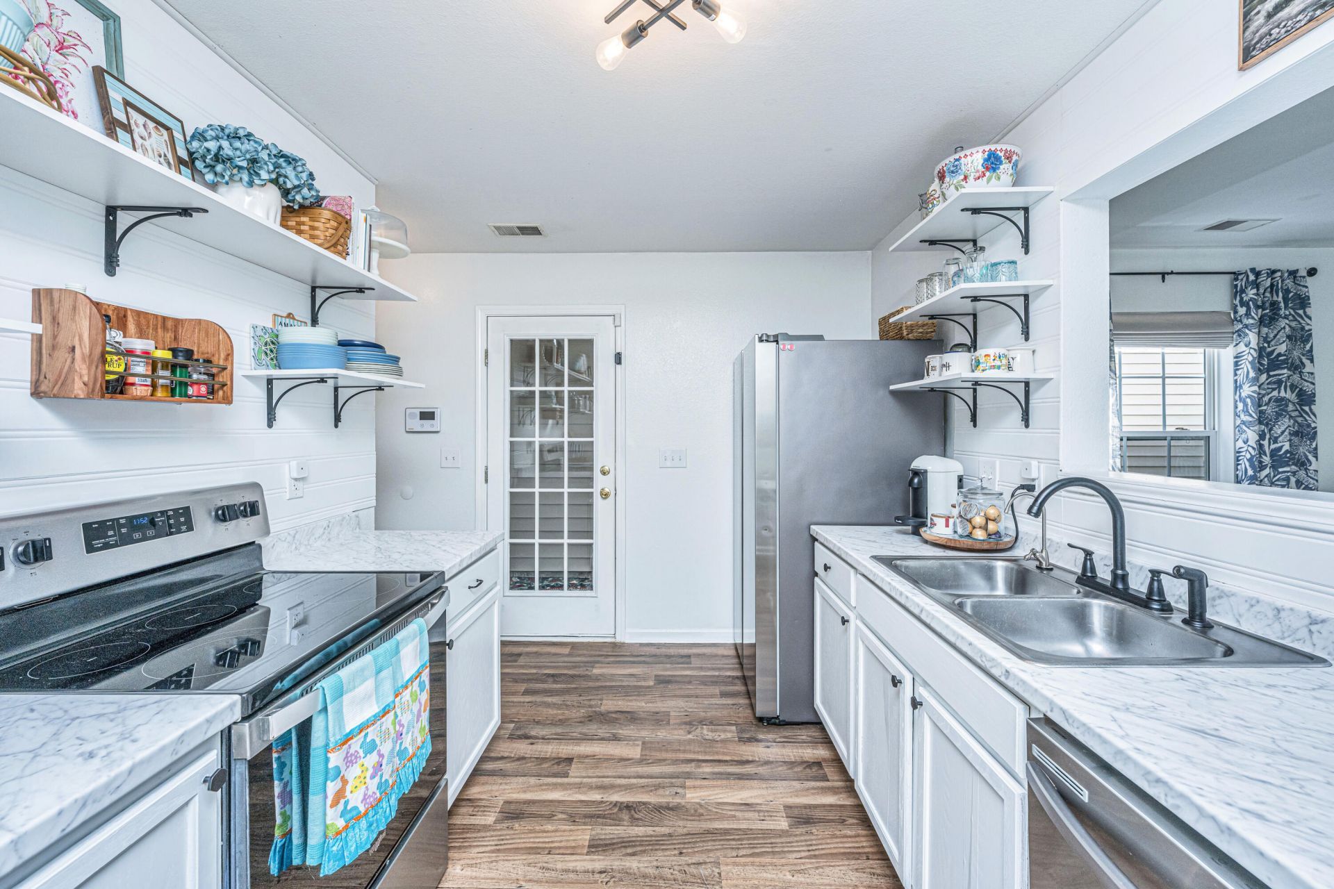 1104 Margle Way Photo 6