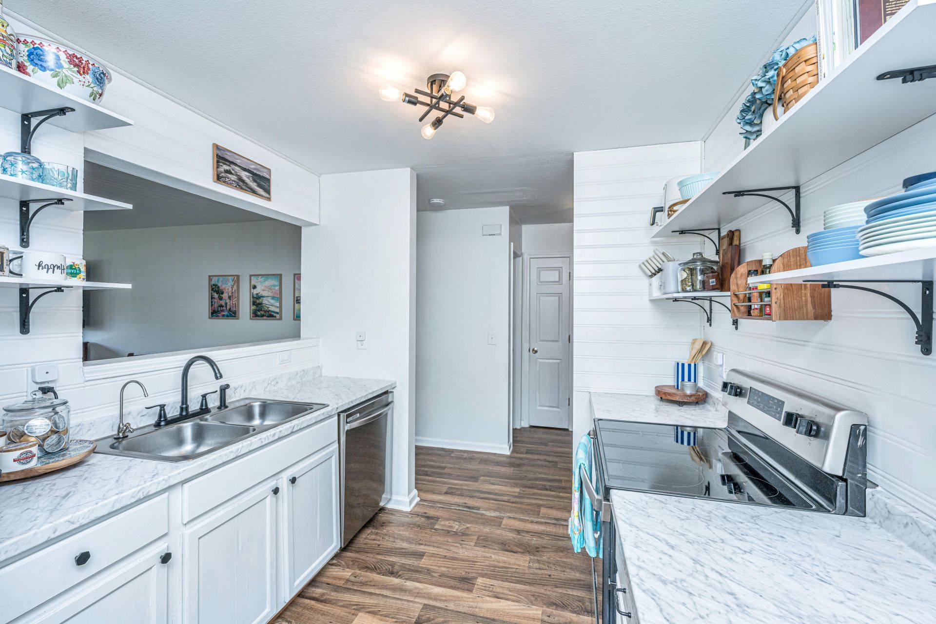 1104 Margle Way Photo 8