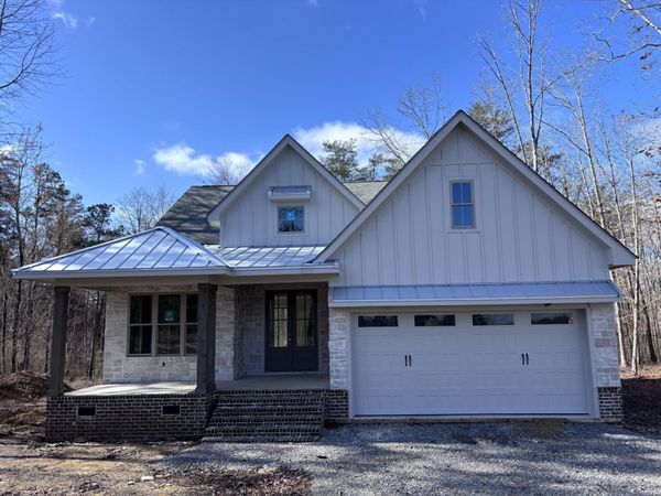 2844 Mowbray Pike , Soddy Daisy, TN 37379