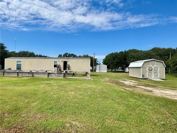 1535 Bayview Drive , Palacios, TX 77465