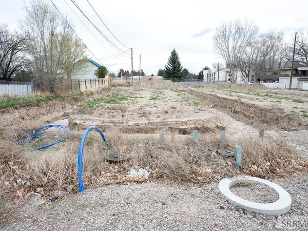 330 N Fanning Avenue, IDAHO FALLS, ID 83401