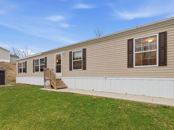 1815 Veronica Street SE, Unit 196, Lowell, MI 49331