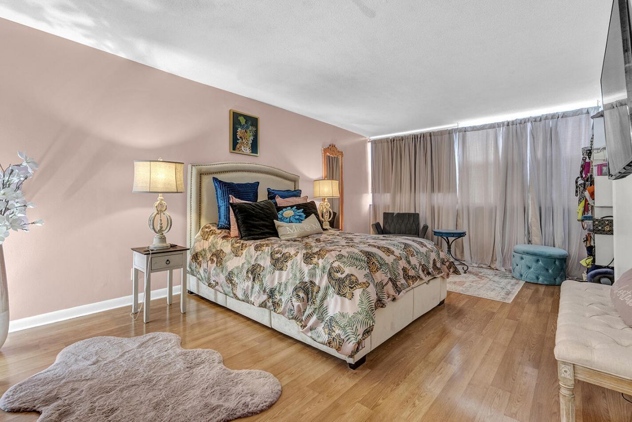 1904 S Ocean Drive, Unit 201, Hallandale Beach, FL 33009 Photo