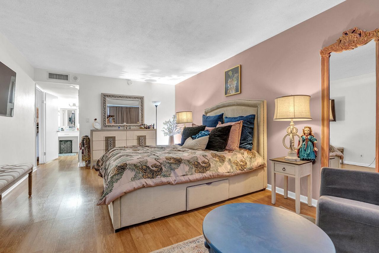 1904 S Ocean Drive, Unit 201, Hallandale Beach, FL 33009 Photo