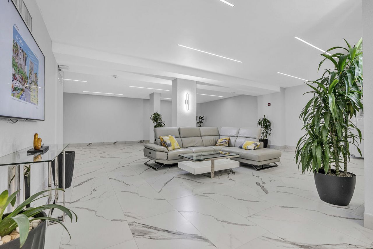 1904 S Ocean Drive, Unit 201, Hallandale Beach, FL 33009 Photo